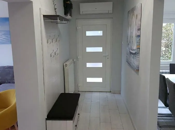 App Sandra 3 Bedrooms On 112m2 Kostrena Apartman